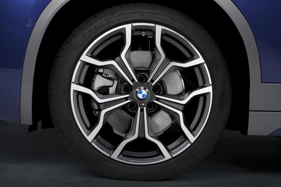 Колеса BMW X2 xDrive25e M Sport (F39) 2020 года  (WW) (фото 34 из 55)